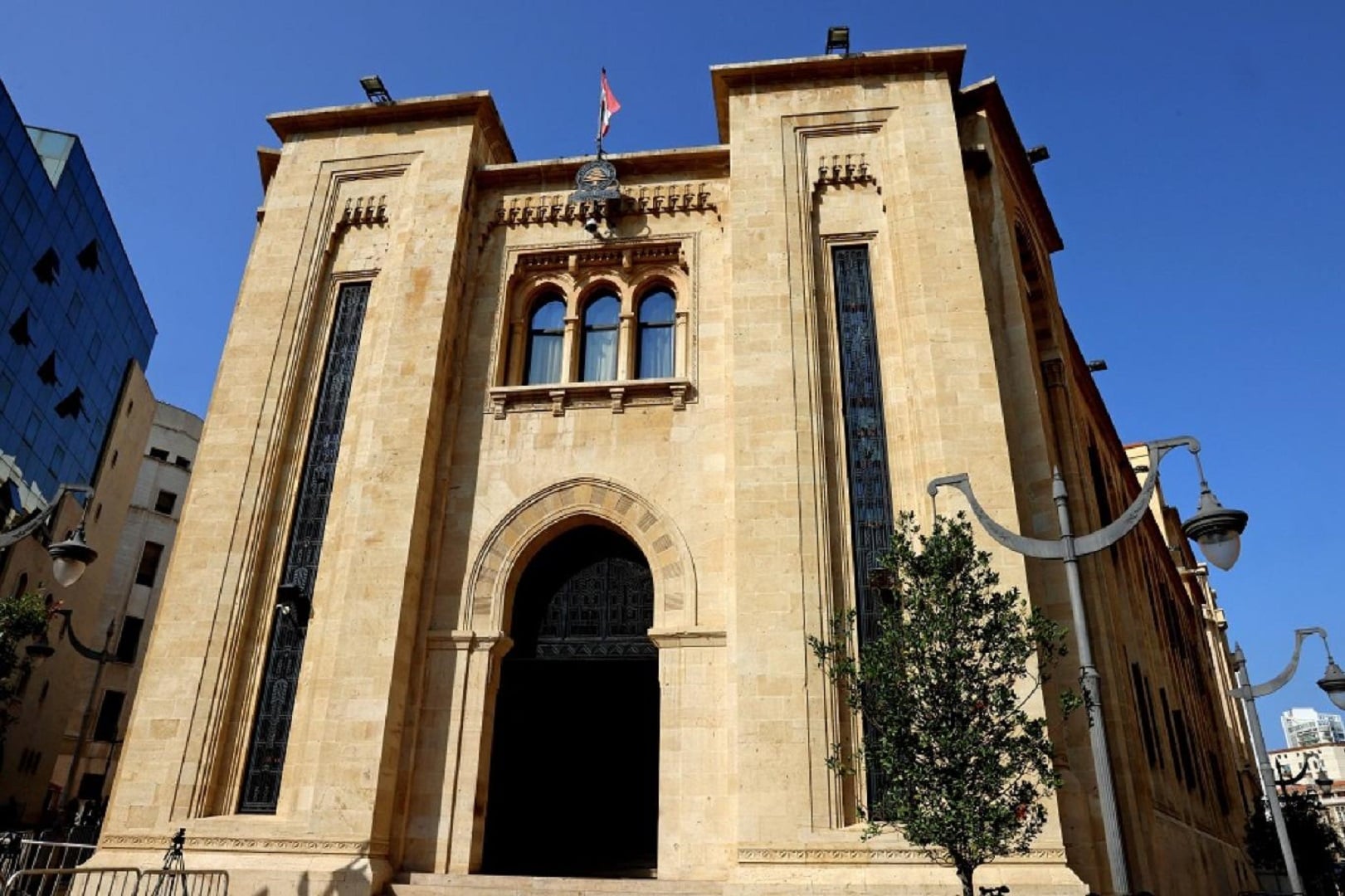 جلسات مناقشة الحكومة أمام محاذير التفخيخ السياسي... لقاء السفيرين في واشنطن لوضع جدول الجولة الثامنة